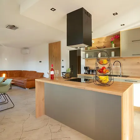 Lucas With Private Pool