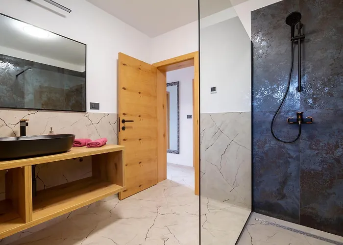 Apartament Lucas With Private Pool Županje