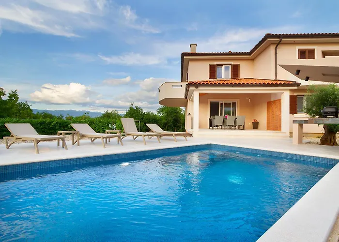 Apartament Lucas With Private Pool Županje