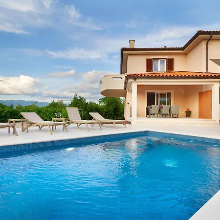 Apartamento Lucas With Private Pool Županje