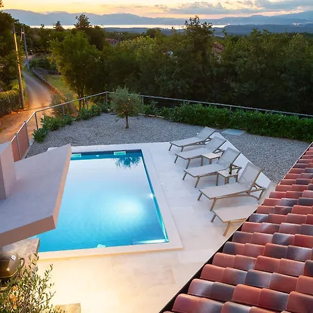 Apartamento Lucas With Private Pool Županje