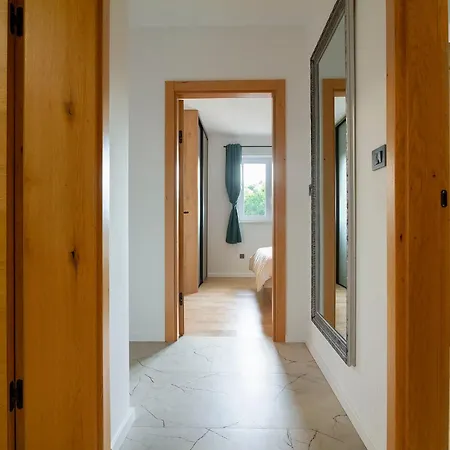 Lucas With Private Pool *