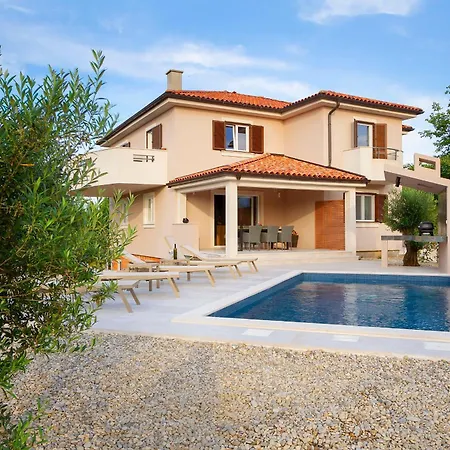 Lucas With Private Pool * Županje