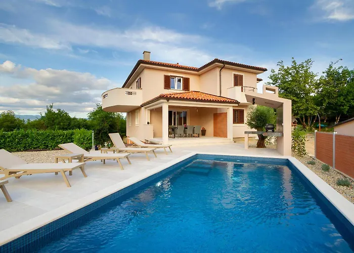 Appartement Lucas With Private Pool Županje