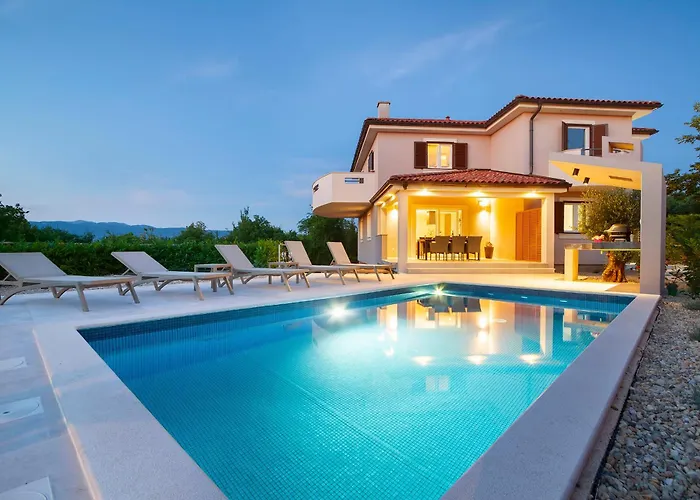 Lucas With Private Pool Appartement *