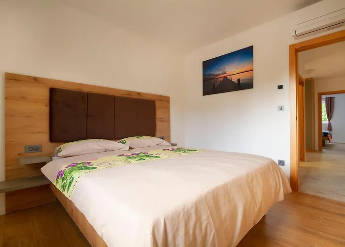 Lucas With Private Pool Appartement *