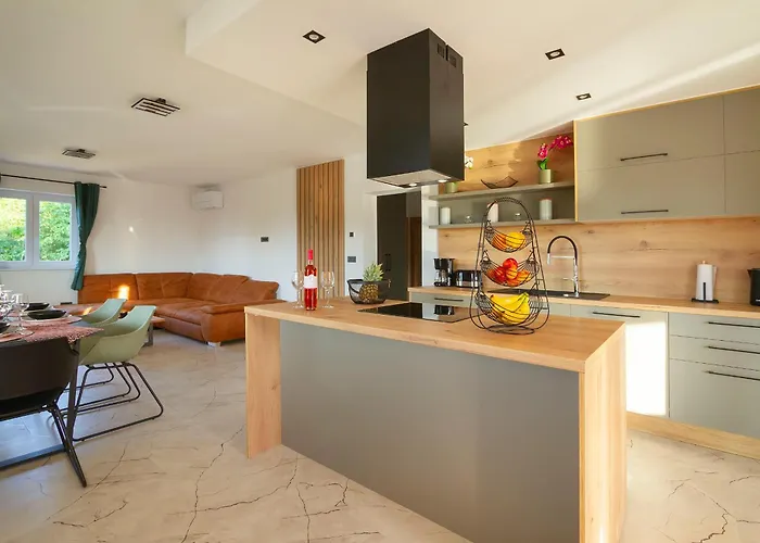 Lucas With Private Pool