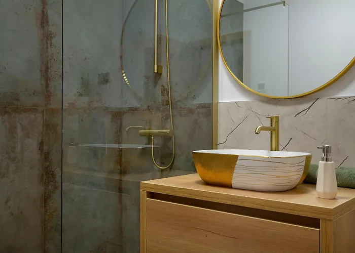 Lucas With Private Pool